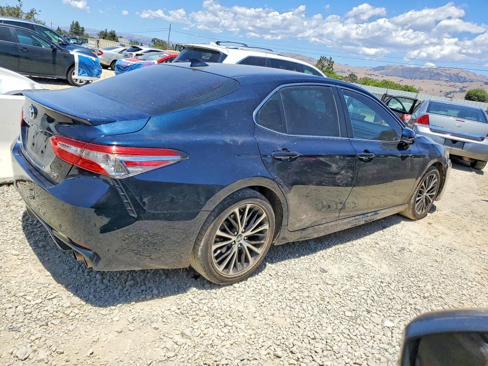 59186216 :رقم المزاد ، 4T1B11HK5KU255185 vin ، 2019 Toyota Camry مزاد بيع