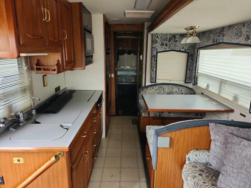 Aukcja sprzedaży 1997 Winnibago Recreational Vehicle (rv), vin: 1GBLP37J4T3314301, numer aukcji: 58614766
