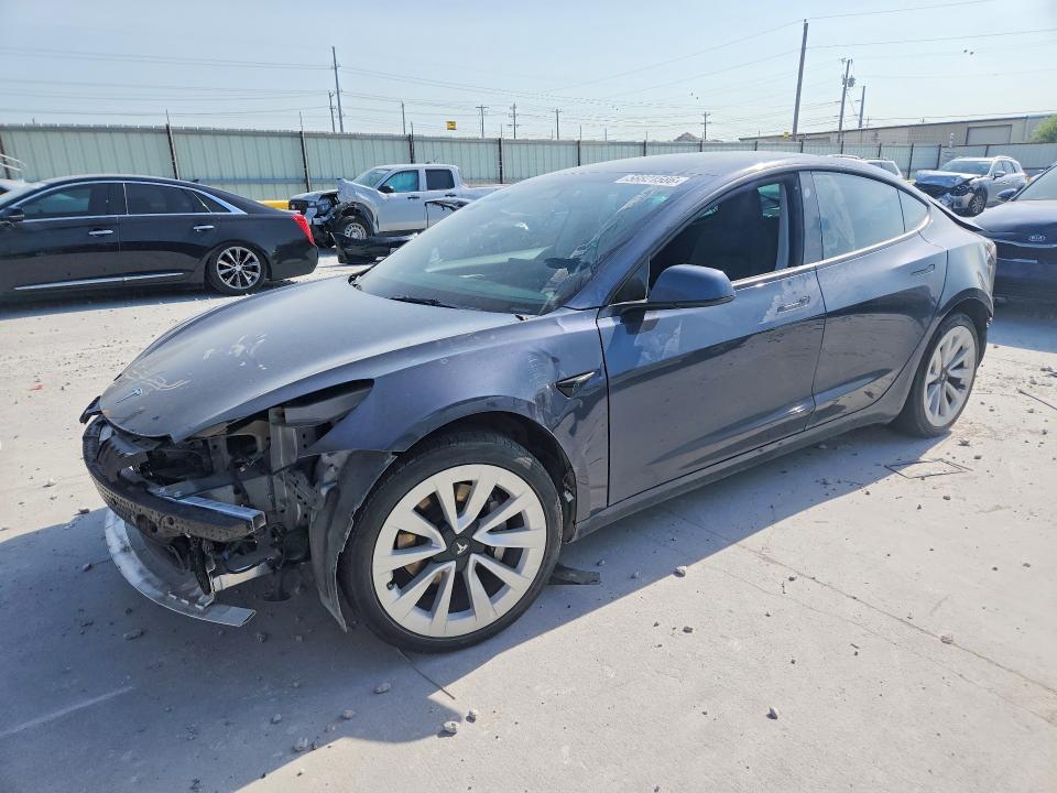 58821586 :رقم المزاد ، 5YJ3E1EB9NF163933 vin ، 2022 Tesla Model 3 مزاد بيع