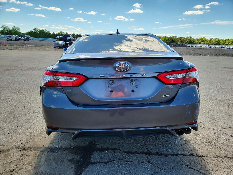 57492246 :رقم المزاد ، 4T1B11HK0KU216598 vin ، 2019 Toyota Camry مزاد بيع