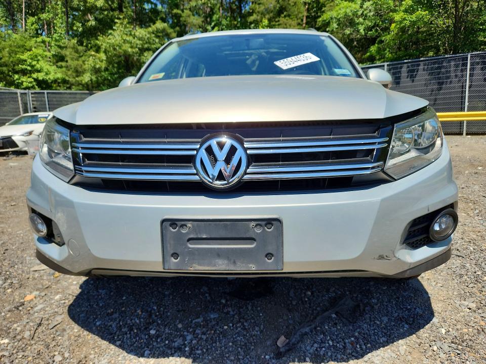 2013 Volkswagen Tiguan მანქანა იყიდება აუქციონზე, vin: WVGAV7AX6DW502438, აუქციონის ნომერი: 55944036