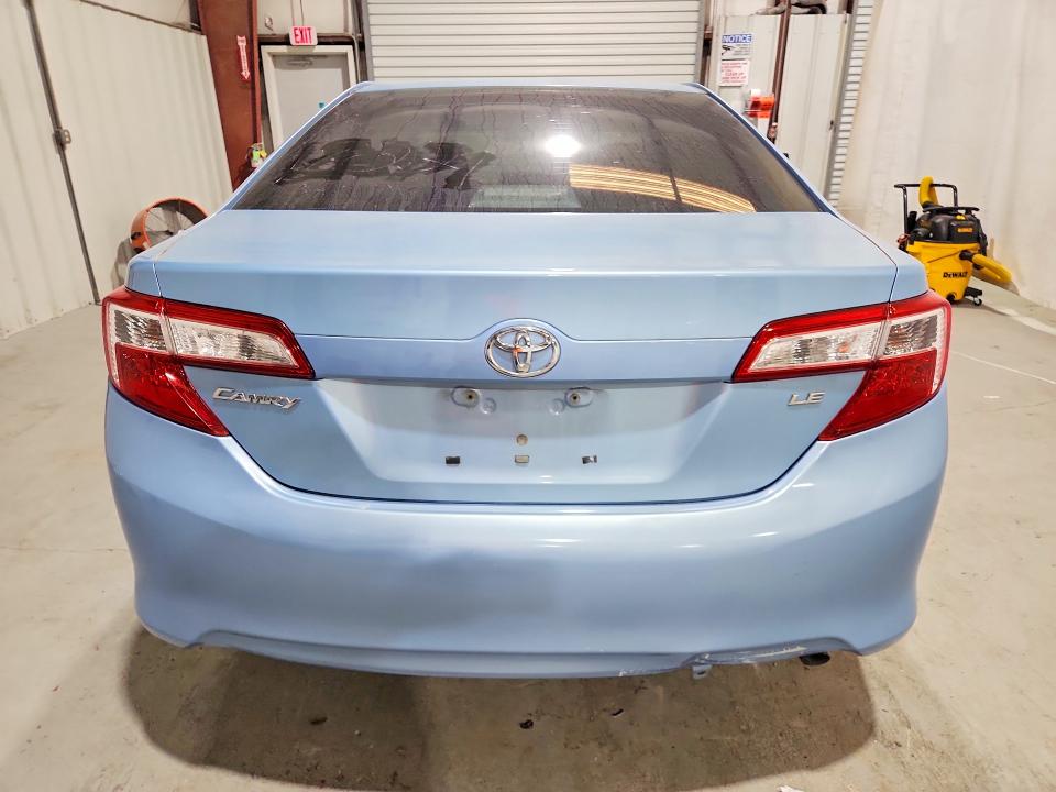 54718546 :رقم المزاد ، 4T4BF1FK1DR279819 vin ، 2013 Toyota Camry مزاد بيع