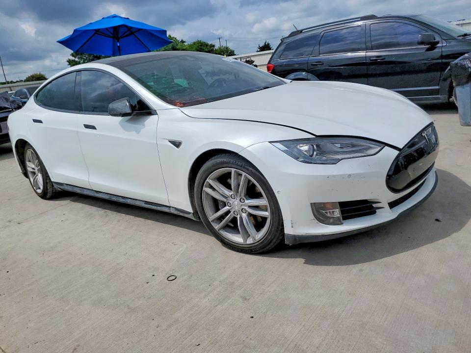 2015 Tesla Model S მანქანა იყიდება აუქციონზე, vin: 5YJSA1S20FF097656, აუქციონის ნომერი: 55463756