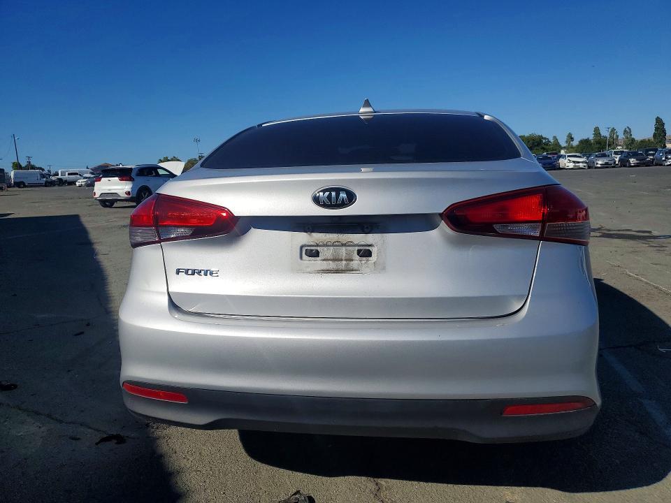 Продажа на аукционе авто 2018 Kia Forte, vin: 3KPFL4A79JE178115, номер лота: 57258646
