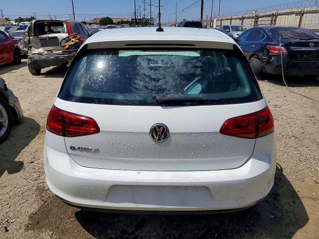 58638756 :رقم المزاد ، WVWKP7AU2GW915390 vin ، 2016 Volkswagen E-golf مزاد بيع