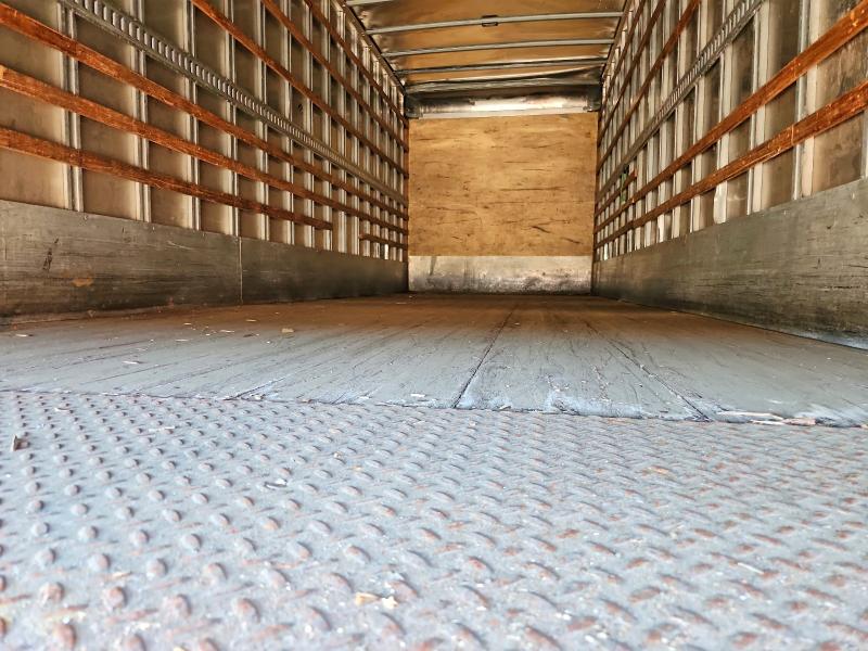 56217166 :رقم المزاد ، 5PVNJ8JV4K4S73675 vin ، 2019 Hino 268a مزاد بيع