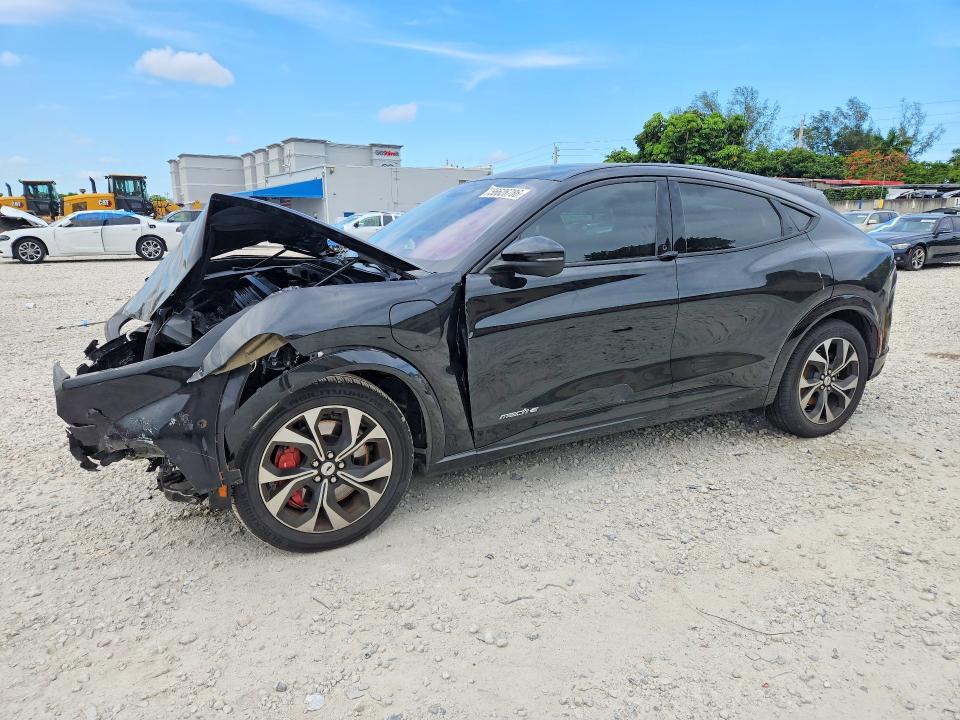 Auction sale of the 2022 Ford Mustang Mach-e, vin: 3FMTK3RM4NMA27832, lot number: 56626786