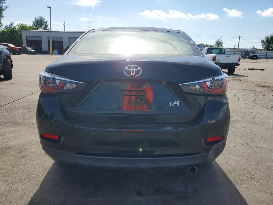 2017 Toyota Yaris Ia მანქანა იყიდება აუქციონზე, vin: 3MYDLBYVXHY164136, აუქციონის ნომერი: 59192306