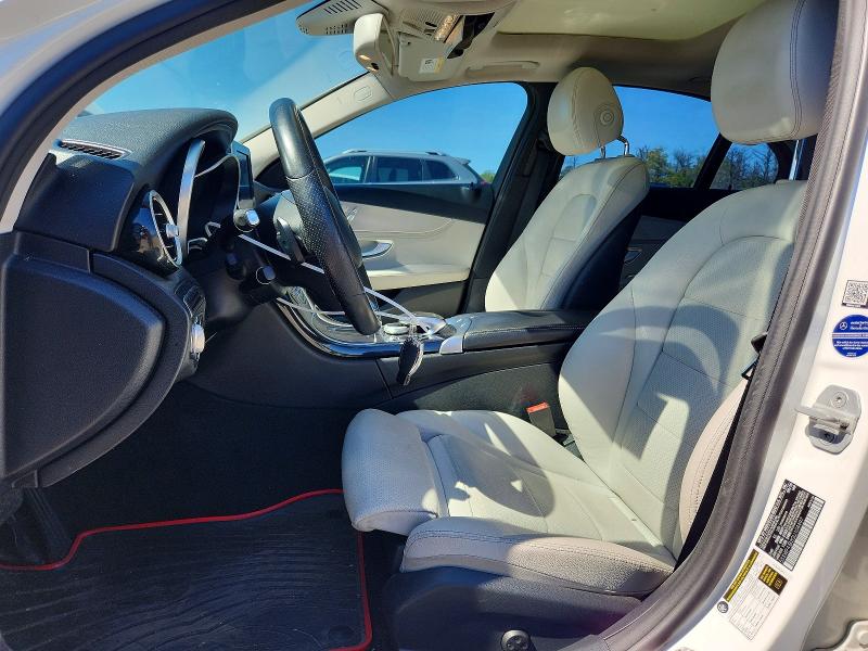56616136 :رقم المزاد ، 55SWF4JB2GU104497 vin ، 2016 Mercedes-benz C مزاد بيع