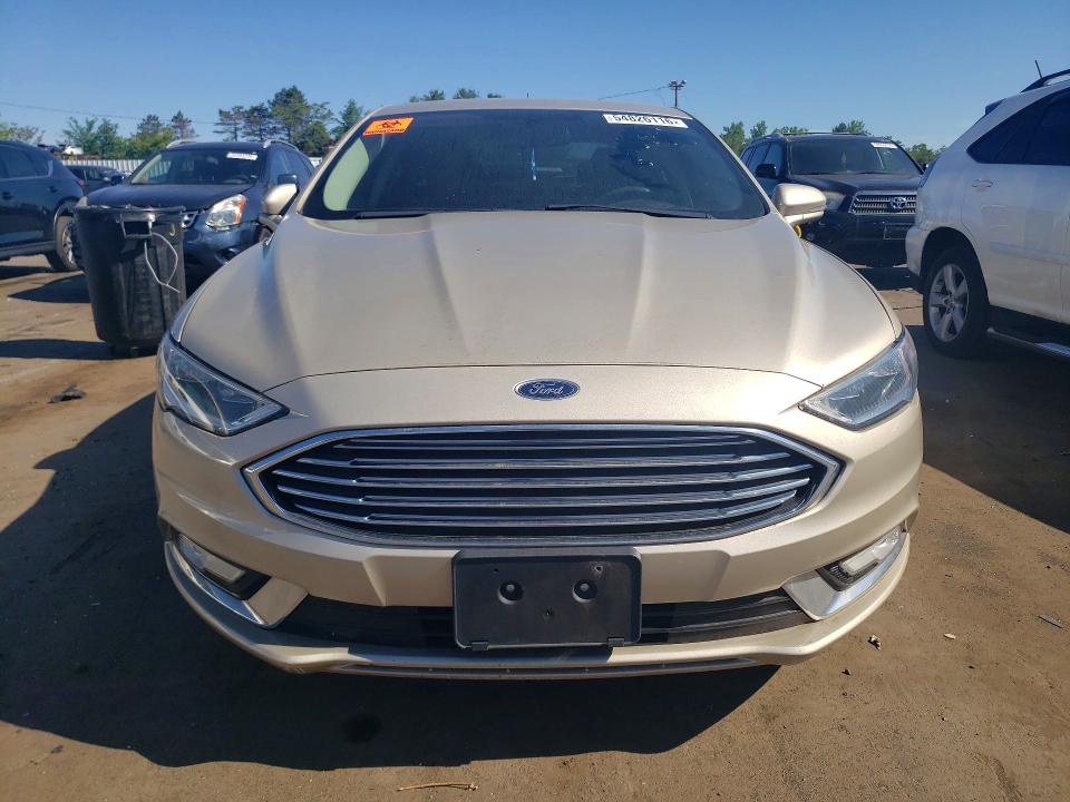 54826116 :رقم المزاد ، 3FA6P0T91HR136462 vin ، 2017 Ford Fusion مزاد بيع