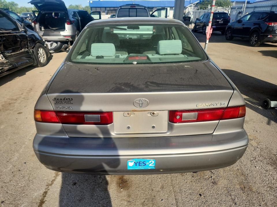 56104846 :رقم المزاد ، 4T1BG22K4XU519954 vin ، 1999 Toyota Camry مزاد بيع