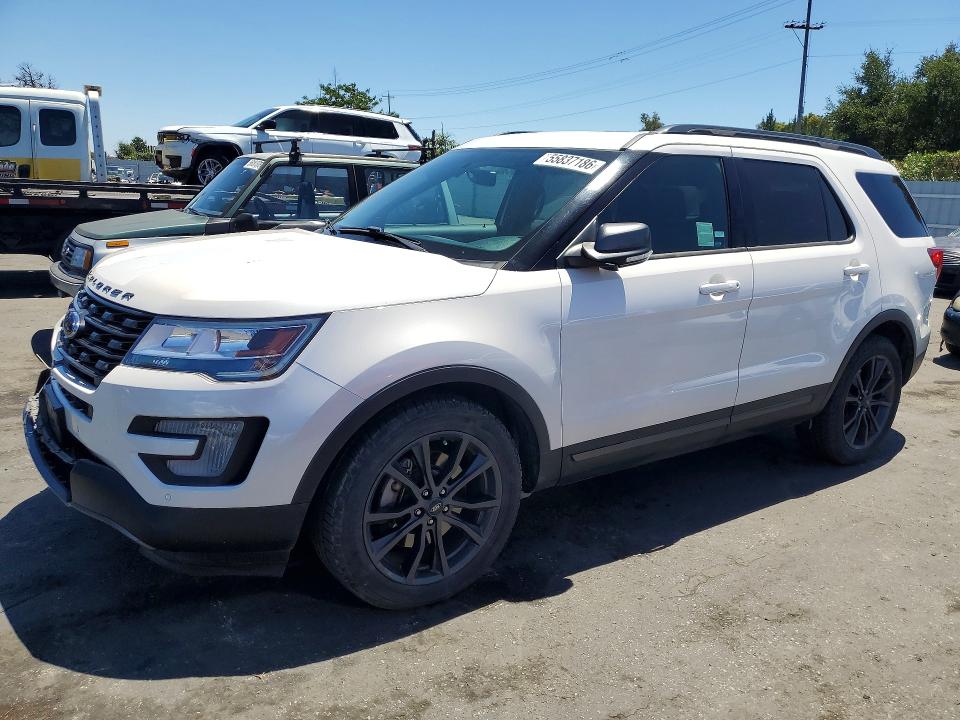 55837186 :رقم المزاد ، 1FM5K7D83HGE25140 vin ، 2017 Ford Explorer مزاد بيع
