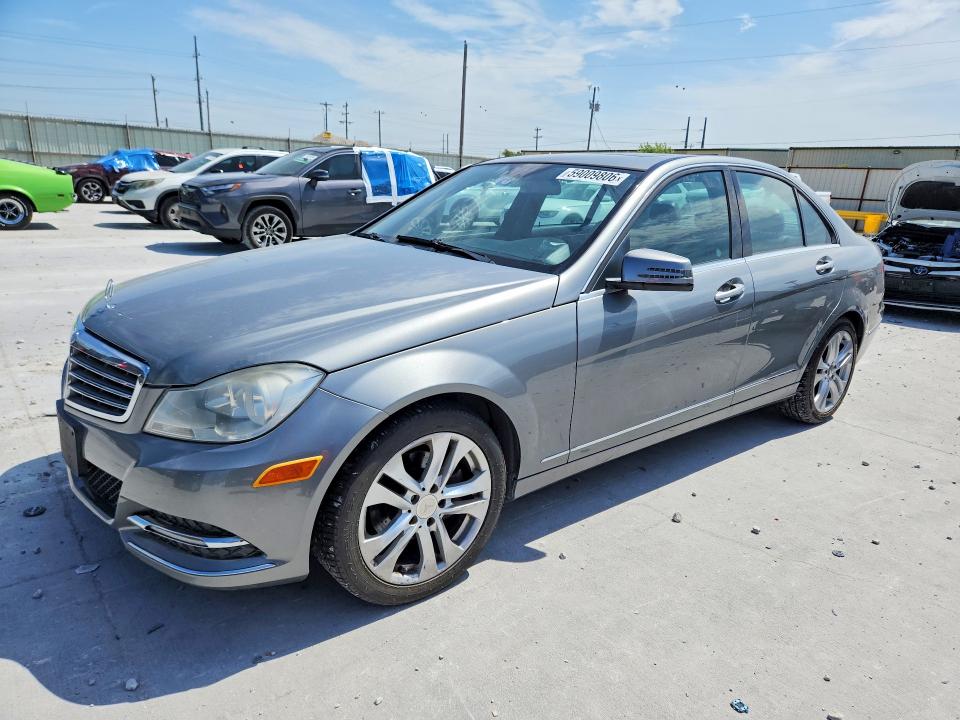 59009806 :رقم المزاد ، WDDGF8BB4CF857312 vin ، 2012 Mercedes-benz C مزاد بيع