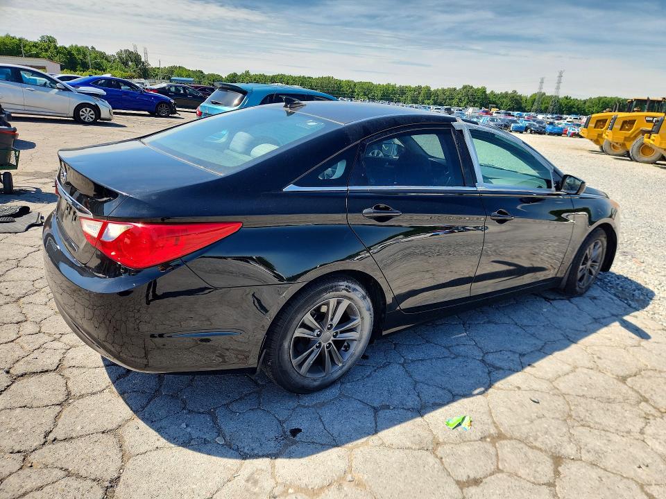 57765336 :رقم المزاد ، 5NPEB4AC4DH674676 vin ، 2013 Hyundai Sonata مزاد بيع