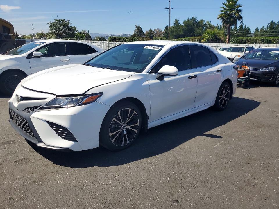 Продаж на аукціоні авто 2018 Toyota Camry, vin: 4T1B11HK9JU585166, номер лоту: 55766936