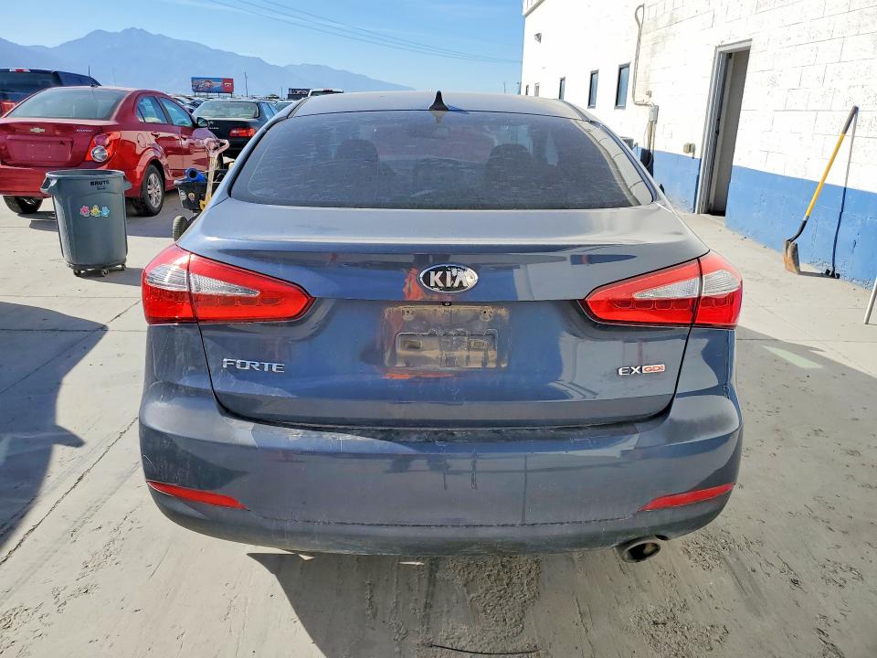 2014 Kia Forte მანქანა იყიდება აუქციონზე, vin: KNAFZ4A89E5208185, აუქციონის ნომერი: 58085186