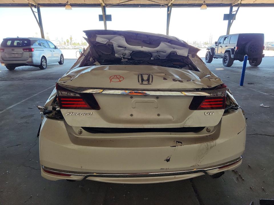 56192726 :رقم المزاد ، 1HGCR3F01GA015463 vin ، 2016 Honda Accord مزاد بيع