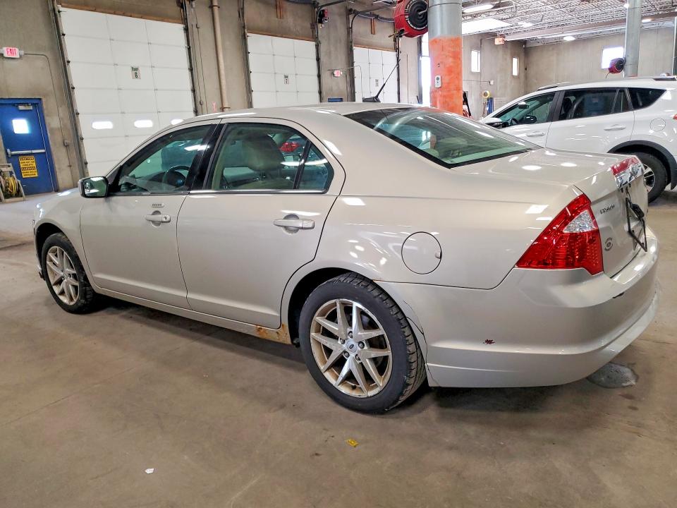 57965116 :رقم المزاد ، 3FAHP0JA6AR401811 vin ، 2010 Ford Fusion مزاد بيع