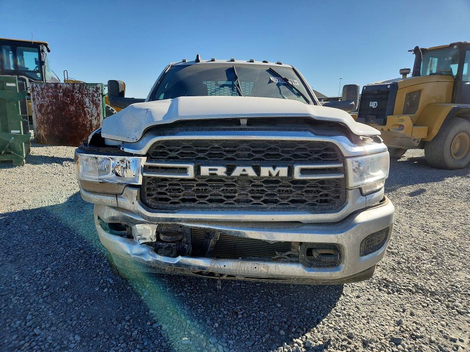 57605746 :رقم المزاد ، 3C6UR5HL2NG194060 vin ، 2022 Ram 2500 مزاد بيع