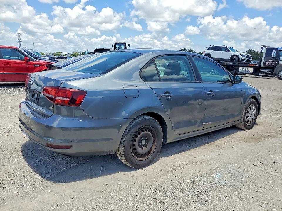 85772585 :رقم المزاد ، 3VW167AJ7GM369848 vin ، 2016 Volkswagen Jetta مزاد بيع