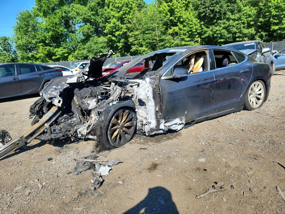57669636 :رقم المزاد ، 5YJSA1E27GF139432 vin ، 2016 Tesla Model S مزاد بيع