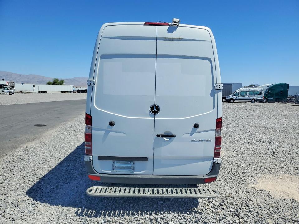 Продажа на аукционе авто 2015 Mercedes Benz Sprinter, vin: WD3PE8DB3FP124347, номер лота: 56460136