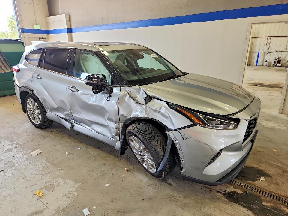 Продажа на аукционе авто 2023 Toyota Highlander Hybrid, vin: 5TDXBRCH2PS582270, номер лота: 56340666