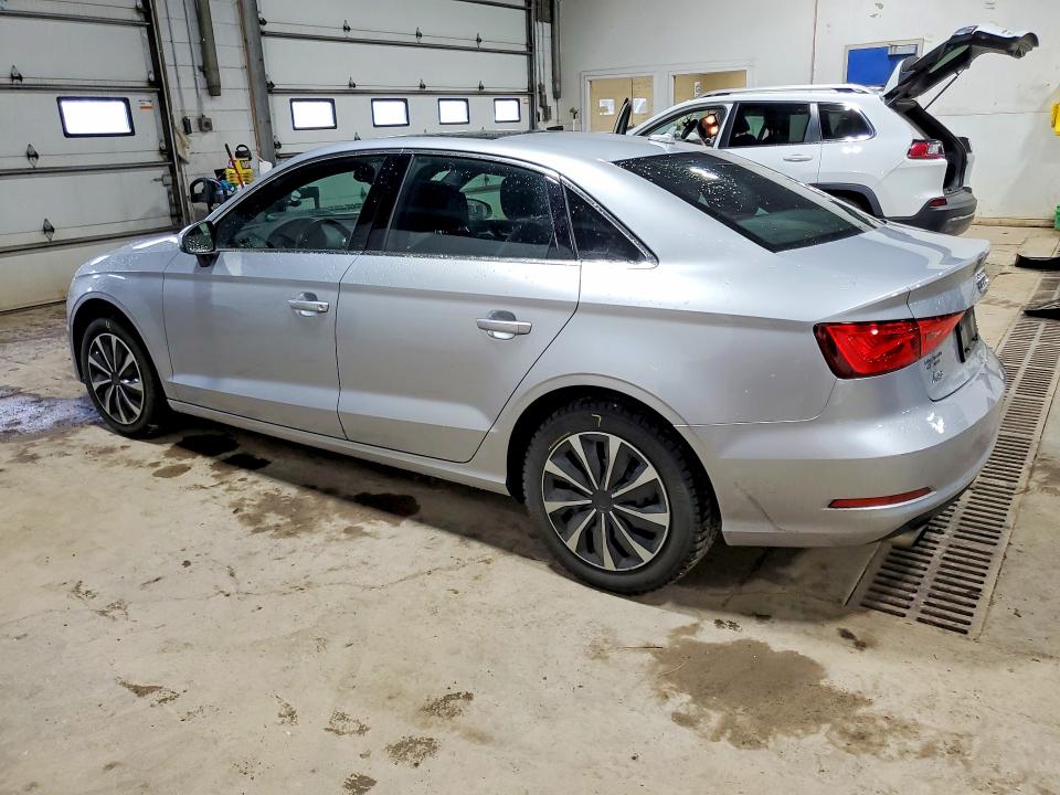 Продажа на аукционе авто 2015 Audi A3, vin: WAUEFGFFXF1033354, номер лота: 57698396