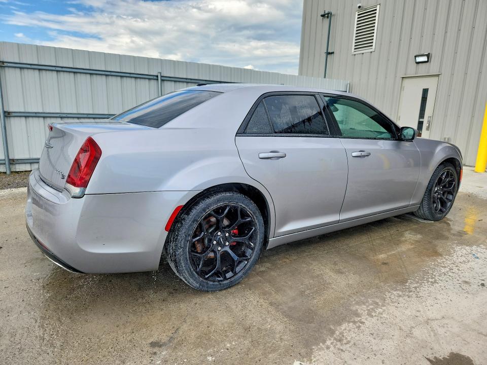Auction sale of the 2016 Chrysler 300, vin: 2C3CCABGXGH324863, lot number: 56447806