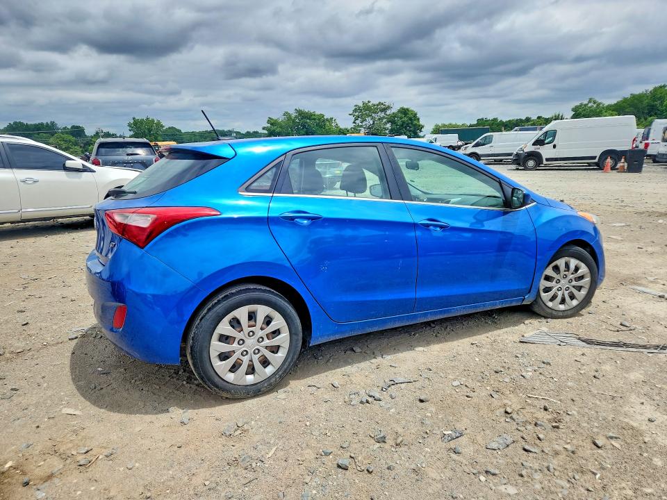 2017 Hyundai Elantra Gt მანქანა იყიდება აუქციონზე, vin: KMHD35LH4HU375932, აუქციონის ნომერი: 55874946
