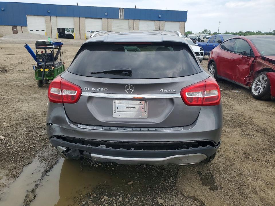 56315956 :رقم المزاد ، WDCTG4GB5JJ483918 vin ، 2018 Mercedes-benz Gla مزاد بيع