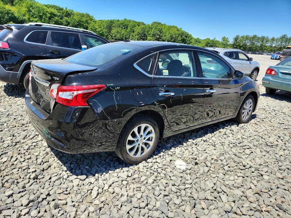 55922646 :رقم المزاد ، 3N1AB7AP5JY247382 vin ، 2018 Nissan Sentra مزاد بيع