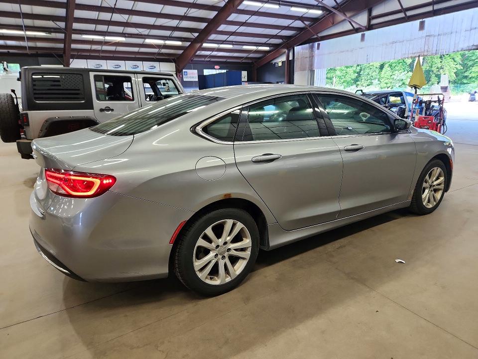 57194036 :رقم المزاد ، 1C3CCCAB5FN640730 vin ، 2015 Chrysler 200 مزاد بيع