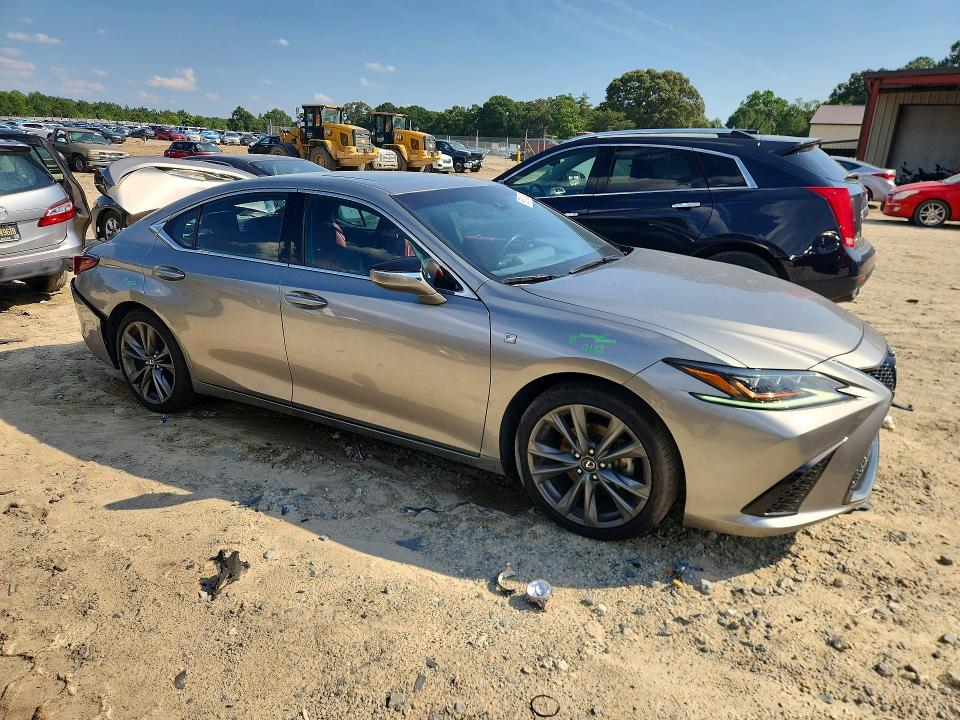 56614086 :رقم المزاد ، 58ABZ1B15KU005852 vin ، 2019 Lexus Es مزاد بيع