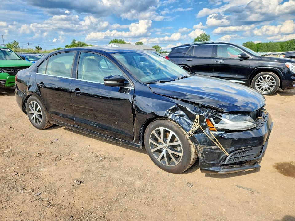 57169796 :رقم المزاد ، 3VWDB7AJ9HM339597 vin ، 2017 Volkswagen Jetta مزاد بيع