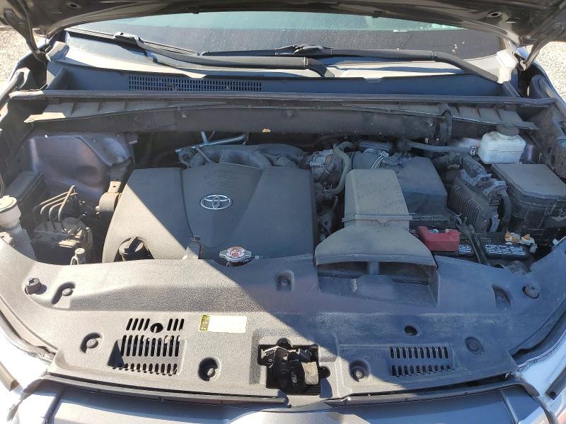 55307226 :رقم المزاد ، 5TDBZRFH9KS747483 vin ، 2019 Toyota Highlander مزاد بيع