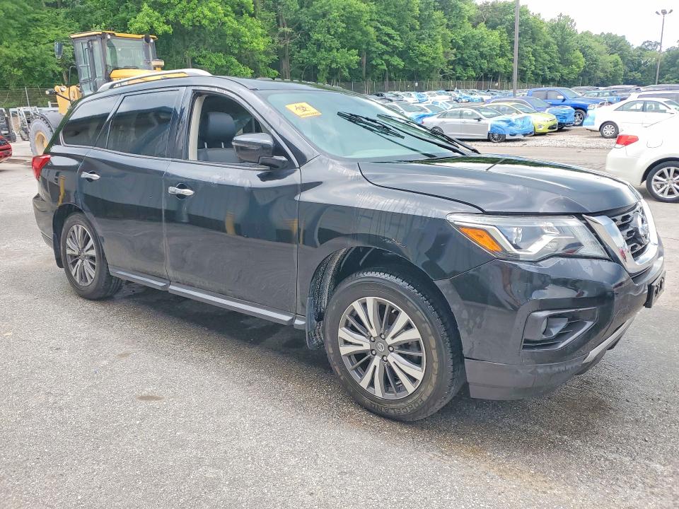 56791776 :رقم المزاد ، 5N1DR2MM1HC907233 vin ، 2017 Nissan Pathfinder مزاد بيع