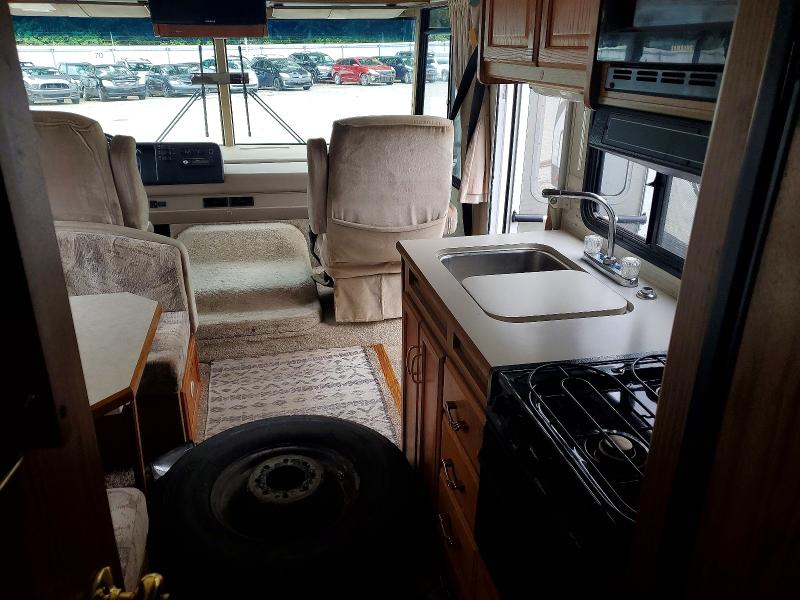 2000 Winnibago Recreational Vehicle (rv) მანქანა იყიდება აუქციონზე, vin: 5B4JP37J3Y3315133, აუქციონის ნომერი: 56319736