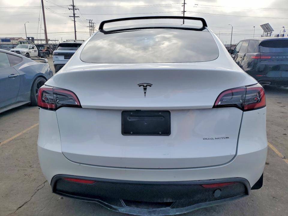 56130996 :رقم المزاد ، 7SAYGAEE1PF881184 vin ، 2023 Tesla Model Y مزاد بيع