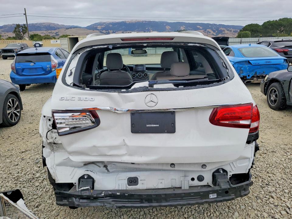 57678966 :رقم المزاد ، WDC0G4JB9JV098379 vin ، 2018 Mercedes-benz Glc مزاد بيع