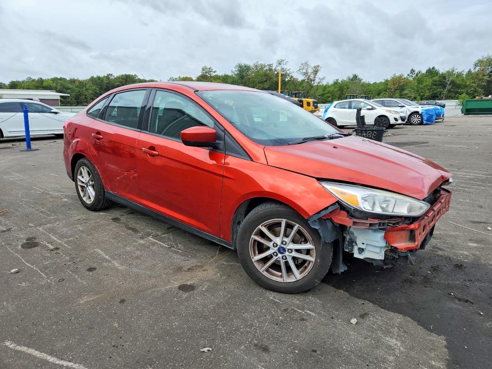 57725036 :رقم المزاد ، 1FADP3FEXJL281800 vin ، 2018 Ford Focus مزاد بيع