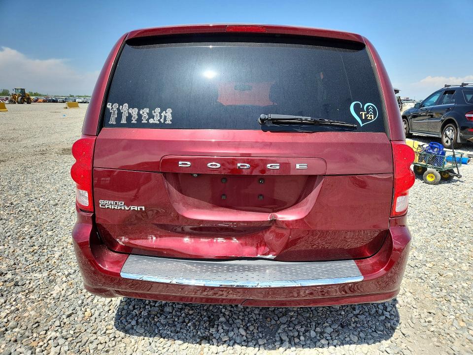 56667426 :رقم المزاد ، 2C4RDGBG2JR151556 vin ، 2018 Dodge Grand Caravan مزاد بيع