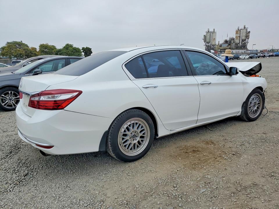 56143576 :رقم المزاد ، 1HGCR2F36HA223358 vin ، 2017 Honda Accord مزاد بيع