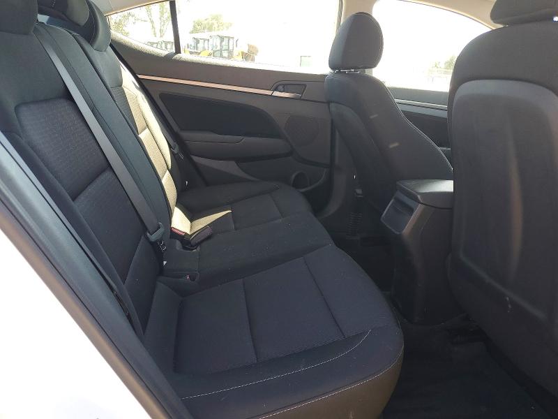 56481016 :رقم المزاد ، 5NPD84LF2JH320300 vin ، 2018 Hyundai Elantra مزاد بيع
