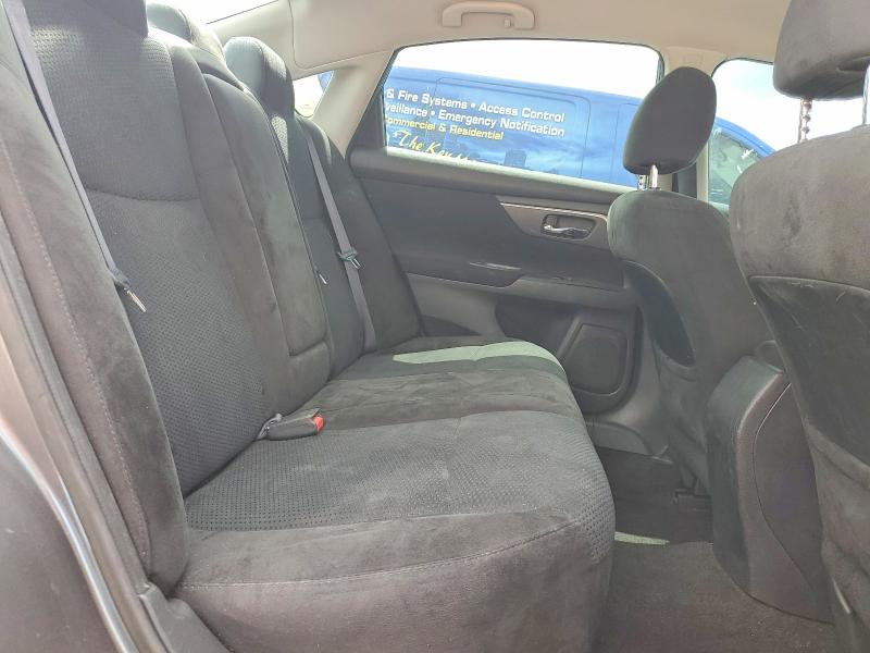 2015 Nissan Altima მანქანა იყიდება აუქციონზე, vin: 1N4AL3AP2FN373812, აუქციონის ნომერი: 59189386