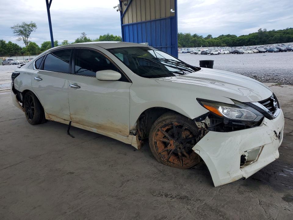 2018 Nissan Altima მანქანა იყიდება აუქციონზე, vin: 1N4AL3AP8JC233607, აუქციონის ნომერი: 57188066