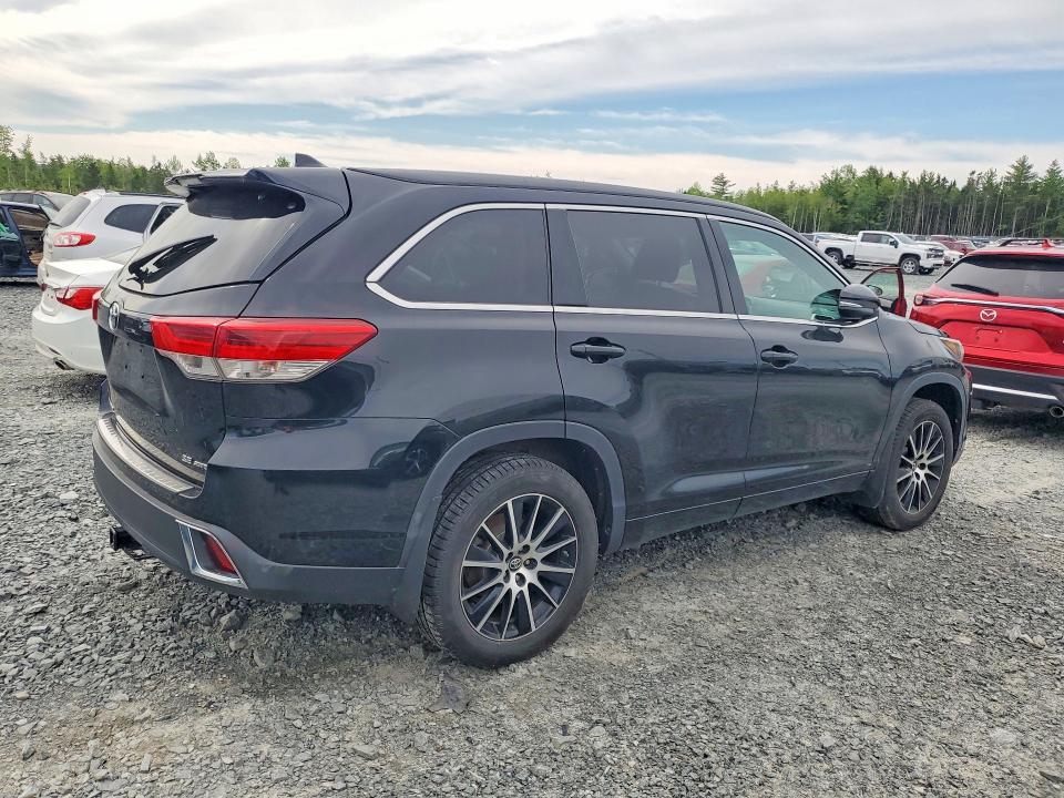 56754056 :رقم المزاد ، 5TDJZRFH4JS523628 vin ، 2018 Toyota Highlander مزاد بيع
