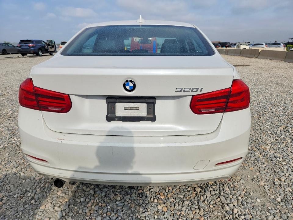 Продаж на аукціоні авто 2018 Bmw 320, vin: WBA8E1G50JNU92199, номер лоту: 58619126