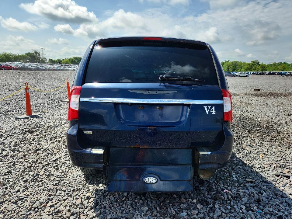 56801626 :رقم المزاد ، 2C4RC1BG6FR551613 vin ، 2015 Chrysler Town & Country مزاد بيع