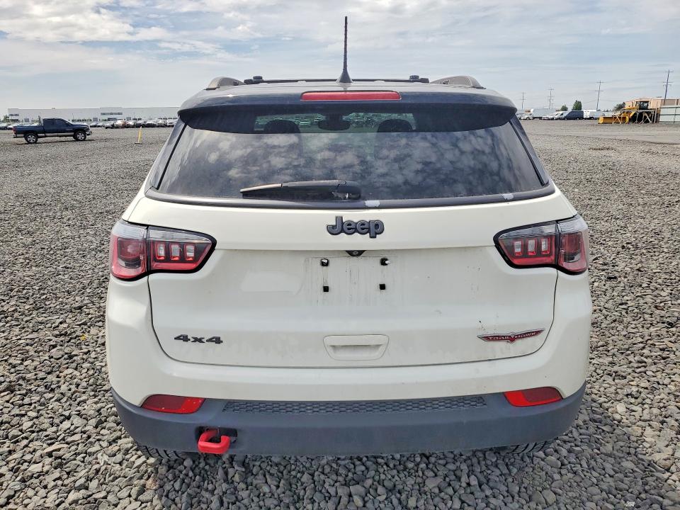 57573856 :رقم المزاد ، 3C4NJDDB3JT451708 vin ، 2018 Jeep Compass مزاد بيع